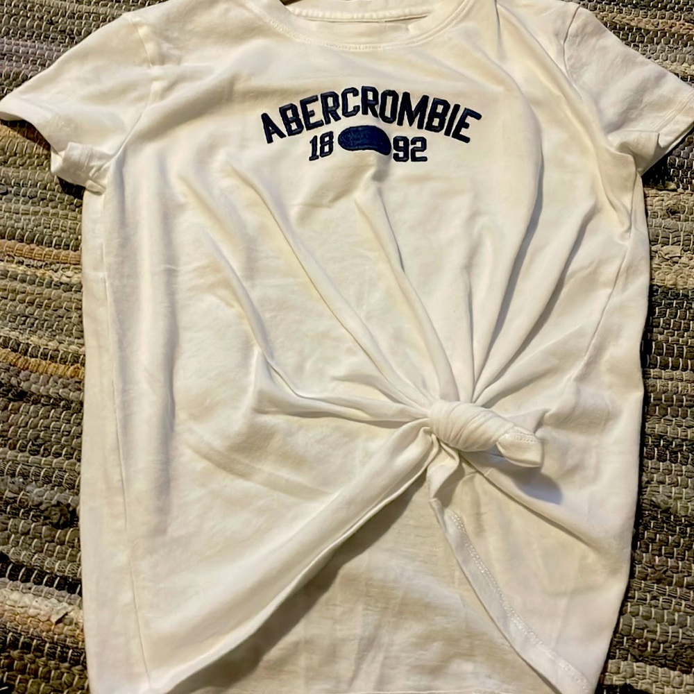 Cute white T-shirt